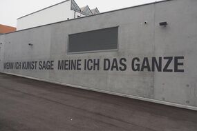 NÖ Landesgalerie in Krems mit Sichtbetonelementen von Wopfinger